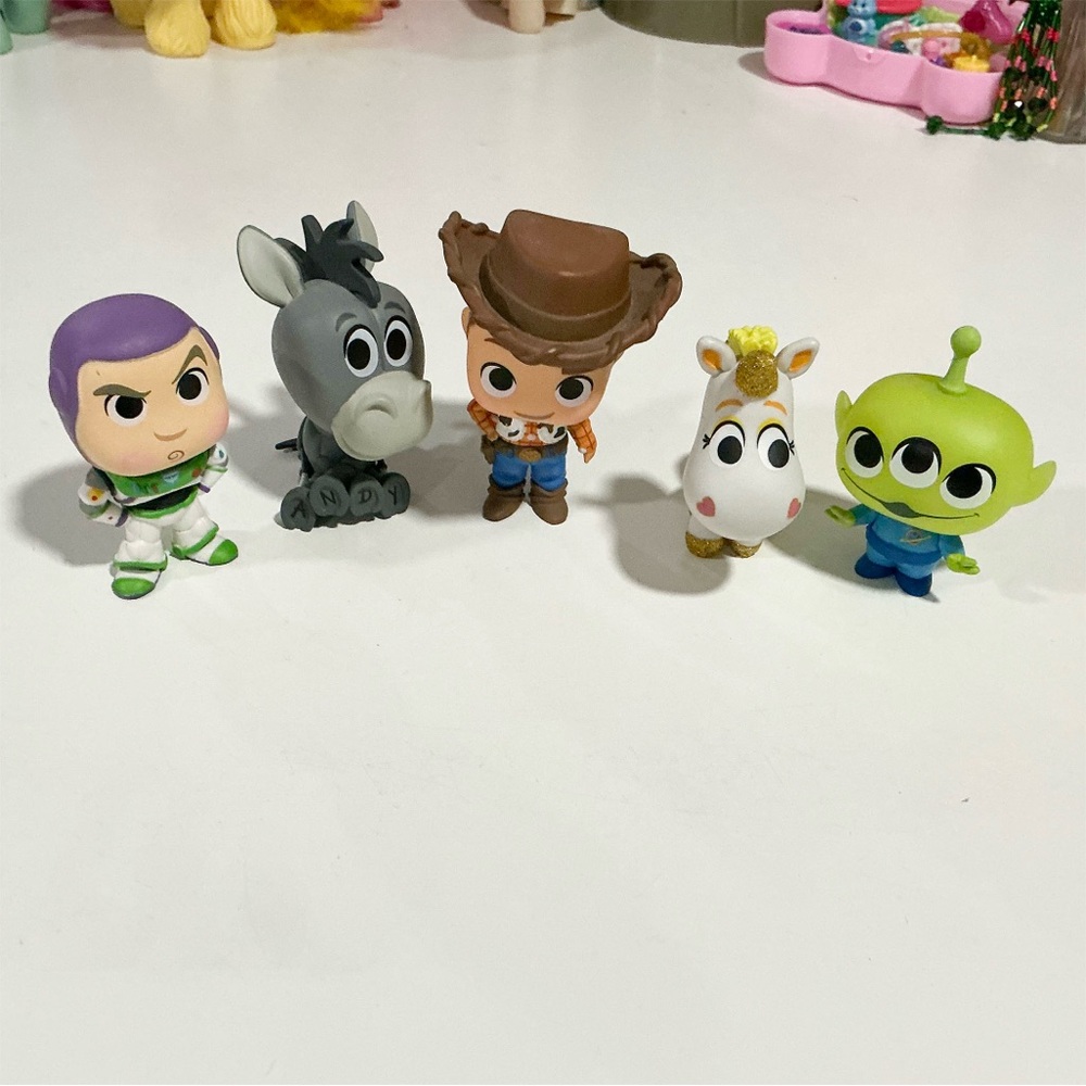 Funko Mystery Mini Toy Story4 Hot Topic, BW Bullseye,Alien GITD, Buttercup, Buzz